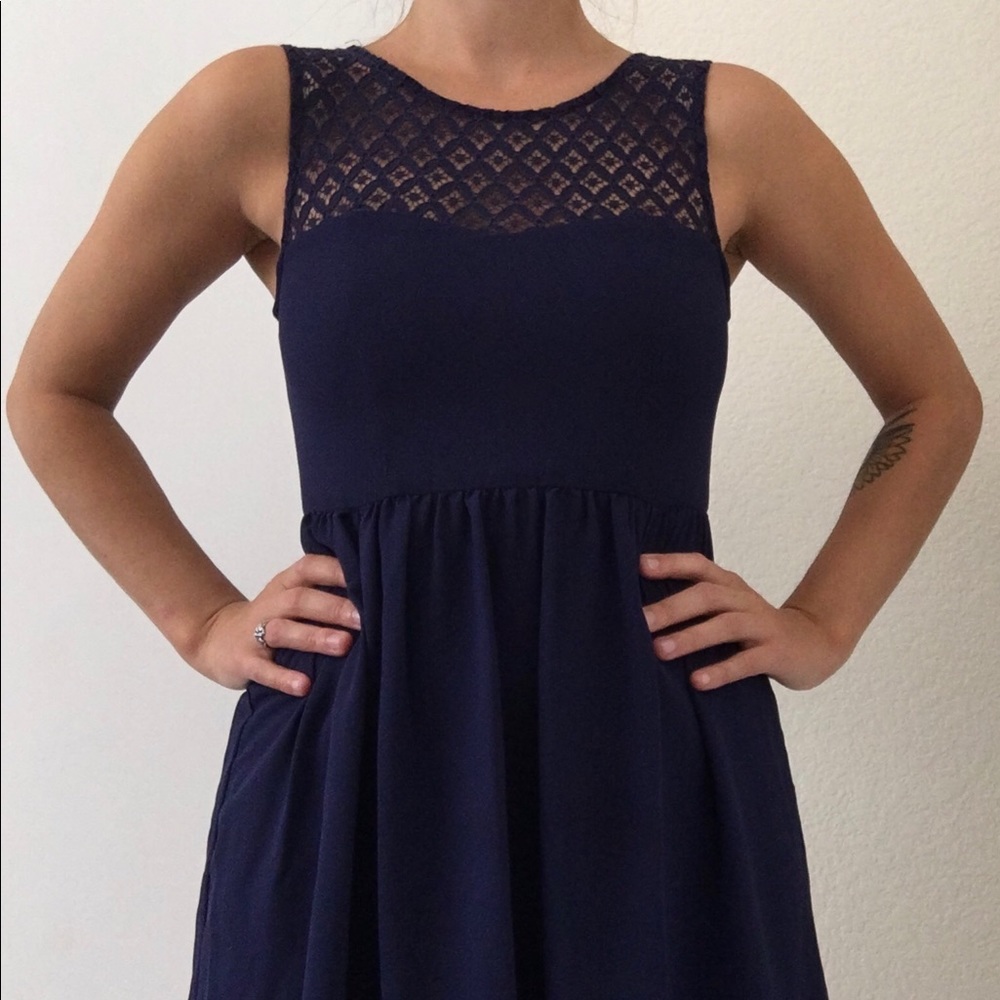 👗 Lace sleeve Keyhole Back Navy Dress | Small
